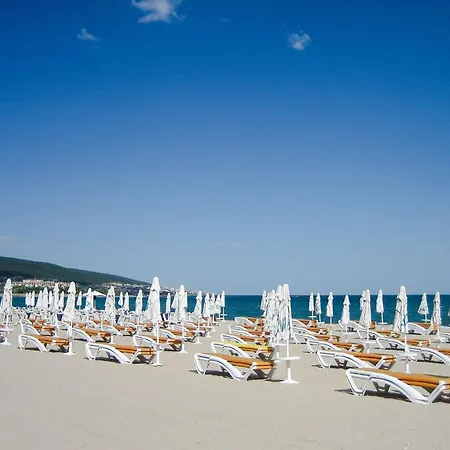 Seaside Garden 2 Bedroom For 41 Pax