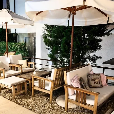 Seaside Garden 2 Bedroom For 41 Pax *