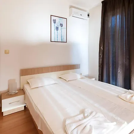 Seaside Garden 2 Bedroom For 41 Pax *